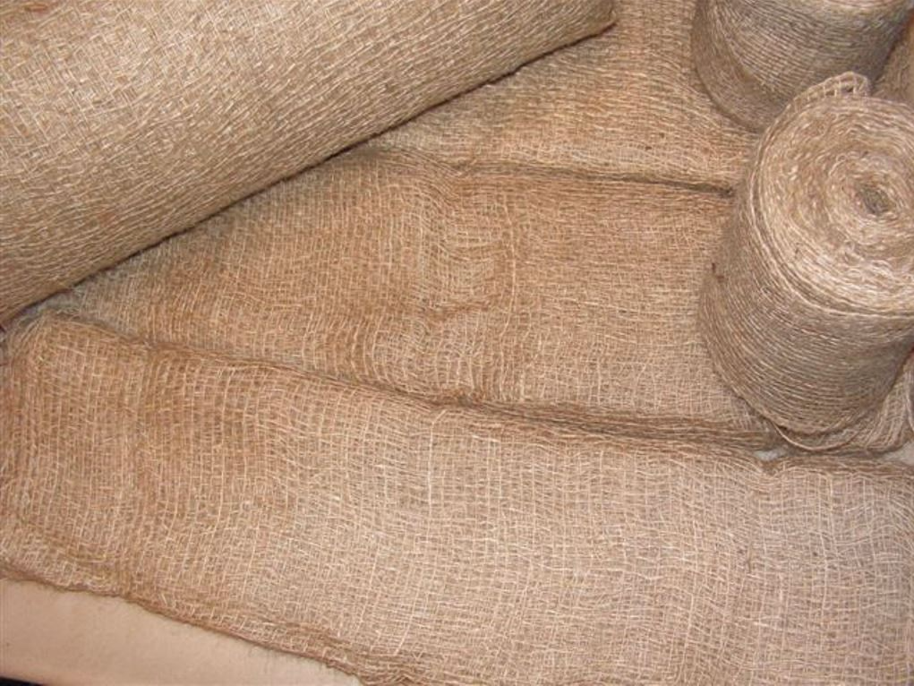 Tkanina jutowa na roli 120cm x 100m 105g/m2